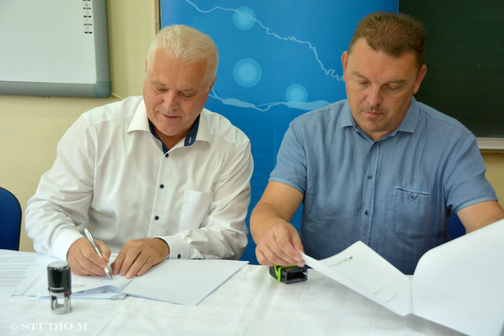 OŠ Hodošan, potpisivanje ugovora za energetsku obnovu školske zgrade (kolovoz, 2019)
