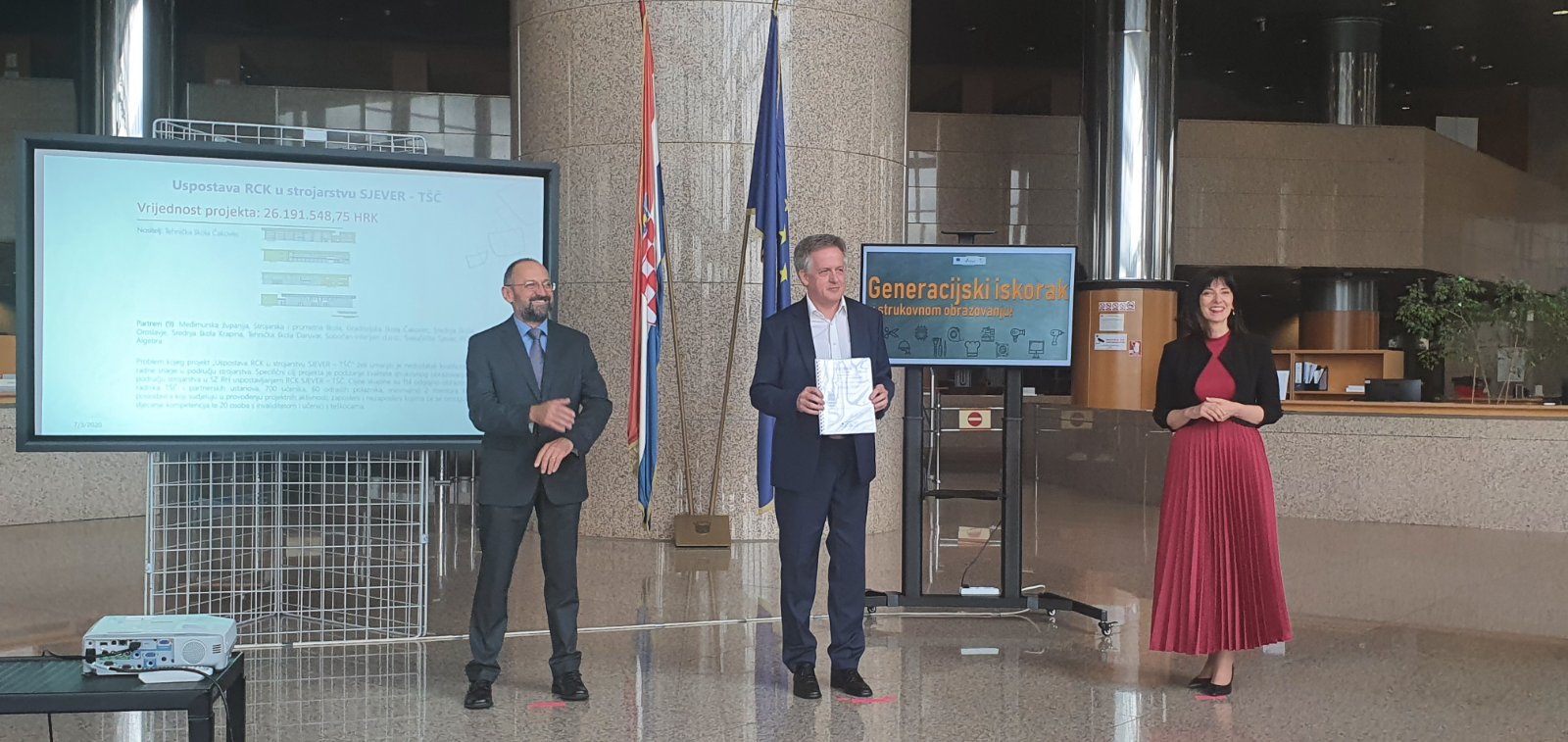 Dražen Blažeka na svečanosti primanja ugovora