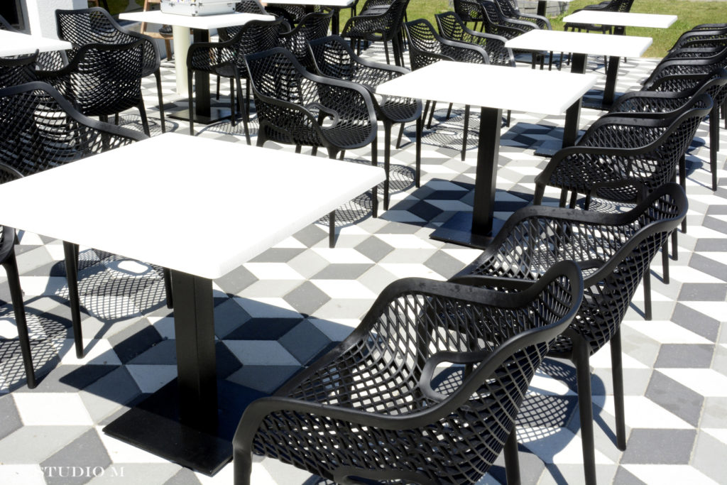 Tree Hill caffe bar