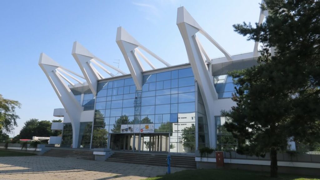 Sportska dvorana, Graditeljska škola Čakovec, GOC nakon obnove fasade, kolovoz 2021 (Foto: MŽ)