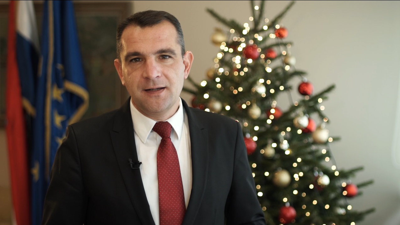 Matija Posavec božićna čestitka