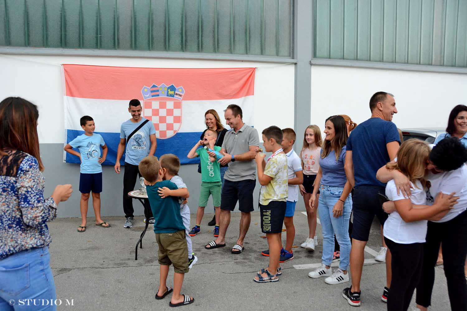 DSC 4147 Vatreni Zmajceki studiom.h