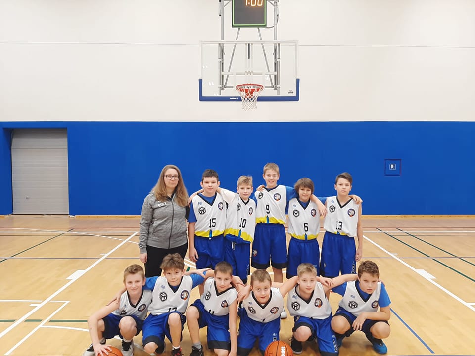 U-11 ekipa KK Međimurje u novoj garnituri posebno dizajniranih dresova za klub