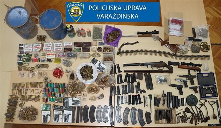 Oduzeto oružje, streljivo / Foto: Policijska uprava varaždinska