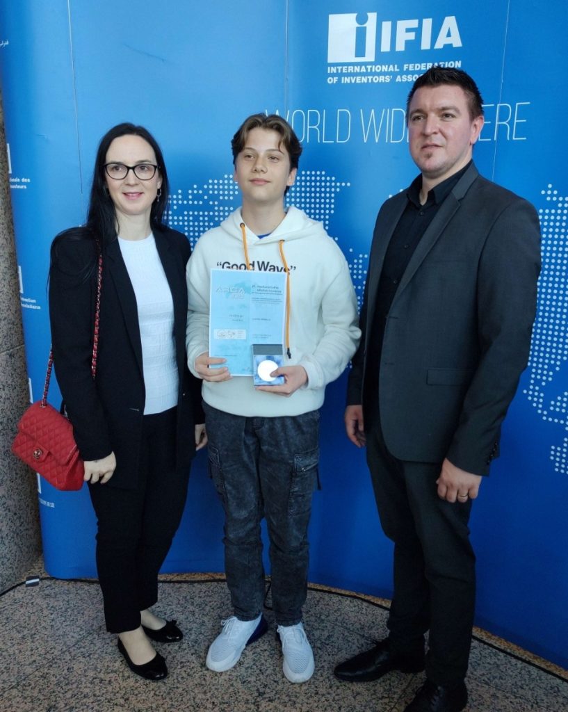 Lovro Erdelji i mentorica Jelena Tuksar, OŠ Jože Horvata Kotoriba, 21. međunarodna izložba inovacija ARCA 2023. 