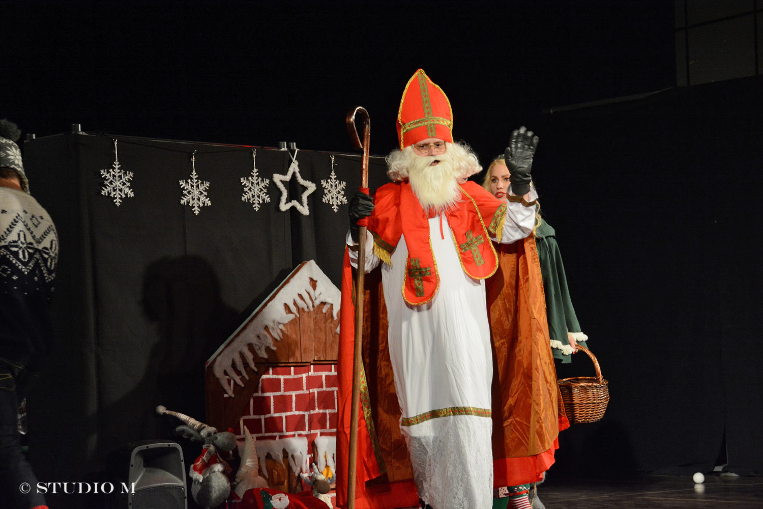 DSC 8242 Predstava Bjelobradi nosi darove Prelog www.studiom.hr