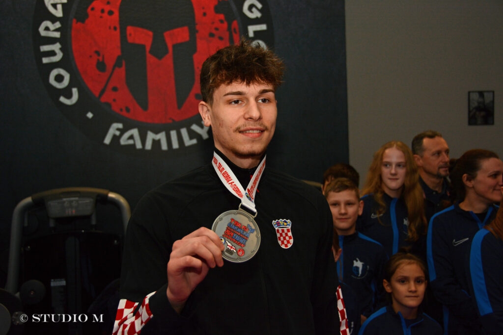 DSC 4317 KK Globus Sven Strahija EP srebro www.studiom.hr