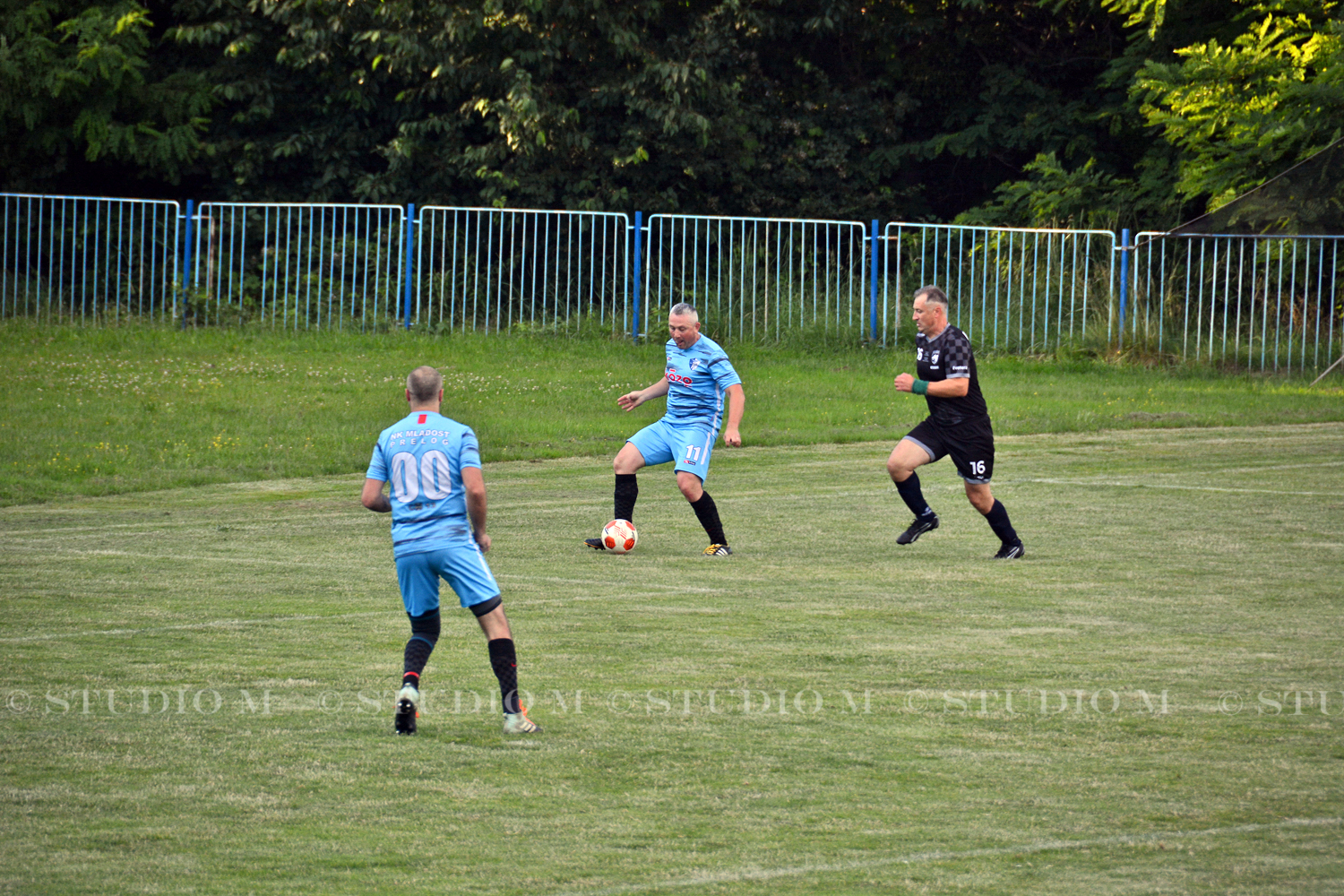 DSC 0498 NK Mladost Venera veterani studiom.hr