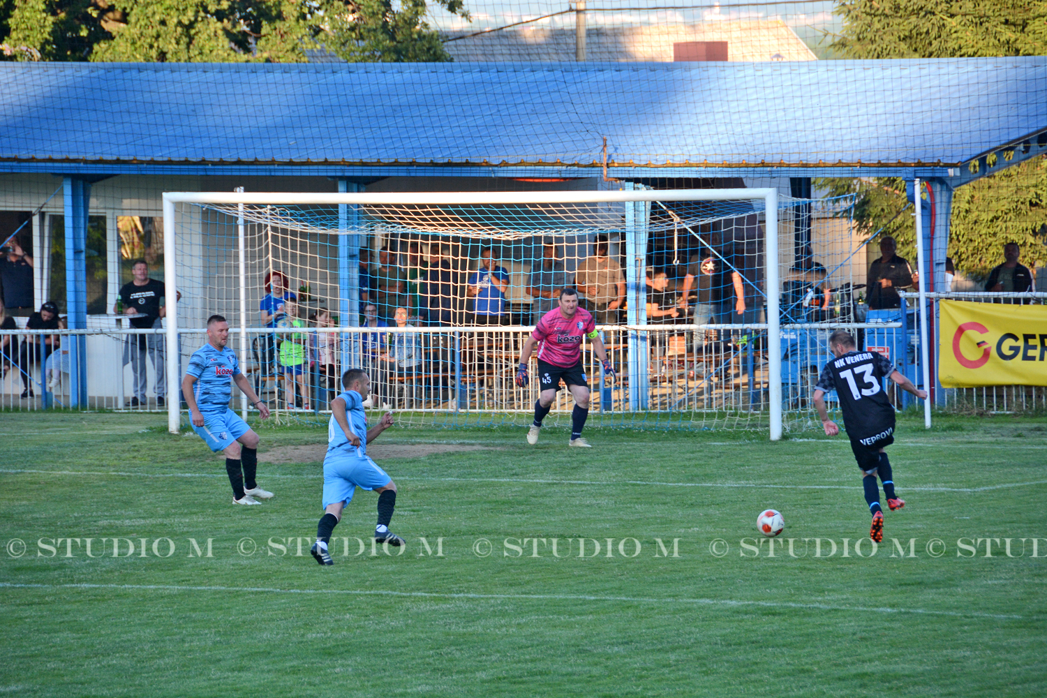 DSC 0581 NK Mladost Venera veterani studiom.hr