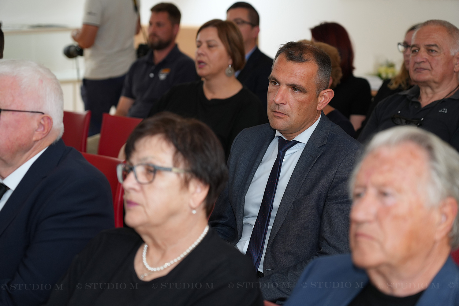 Ivan Gradecak Joc Komemoracija Studio M 13