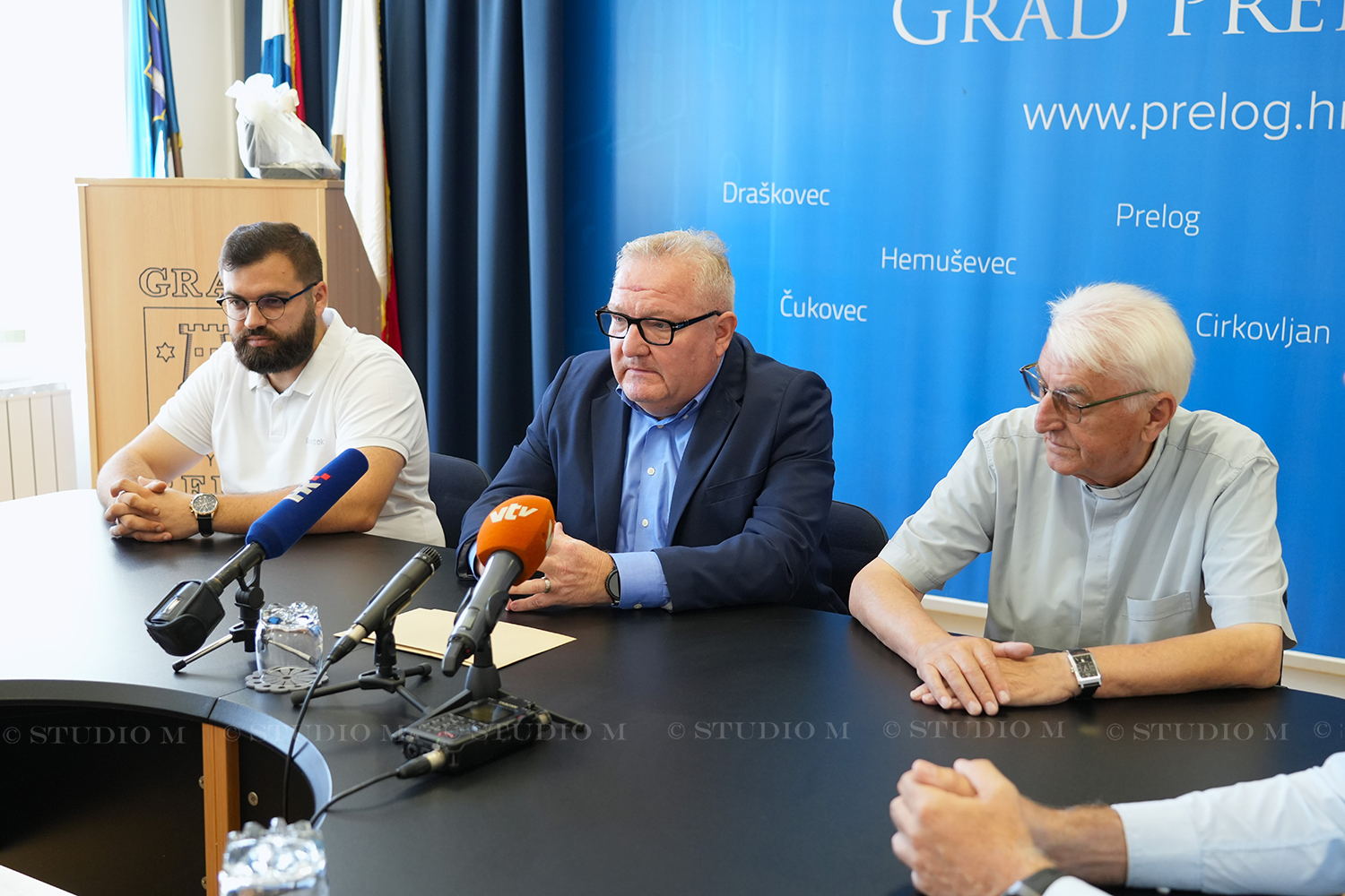 Grad Prelog Zupnik Hoblaj i vlc Cestar Oprostaj Studio M 1