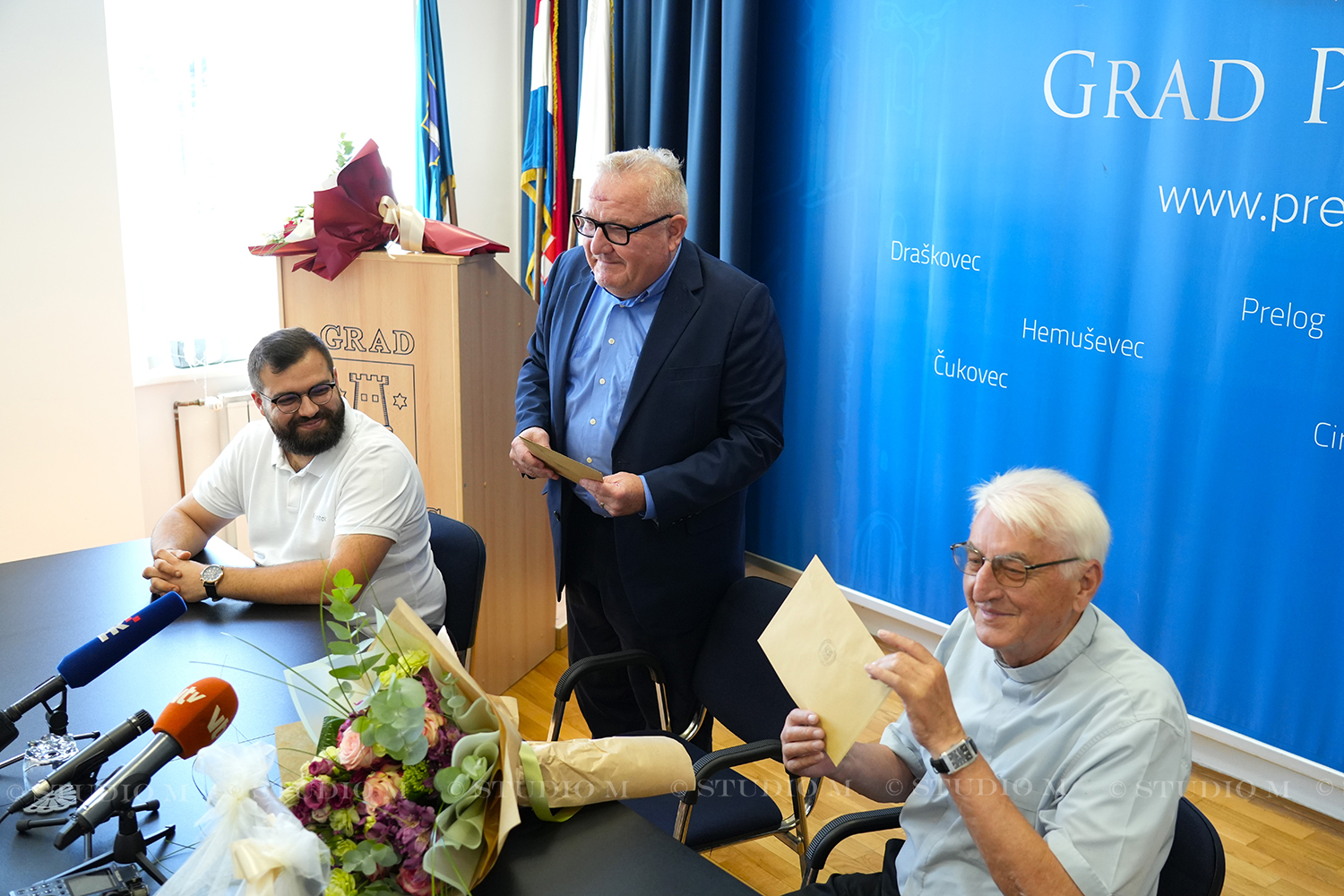 Grad Prelog Zupnik Hoblaj i vlc Cestar Oprostaj Studio M 6