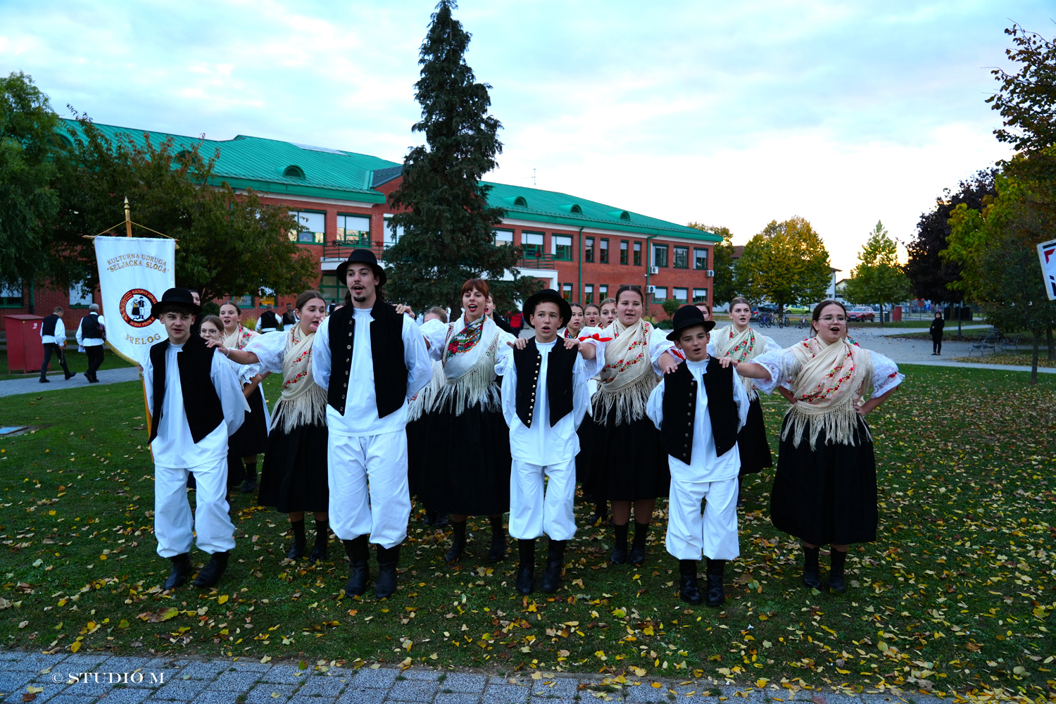 30 Prilocki folklorni susreti Studio M 19