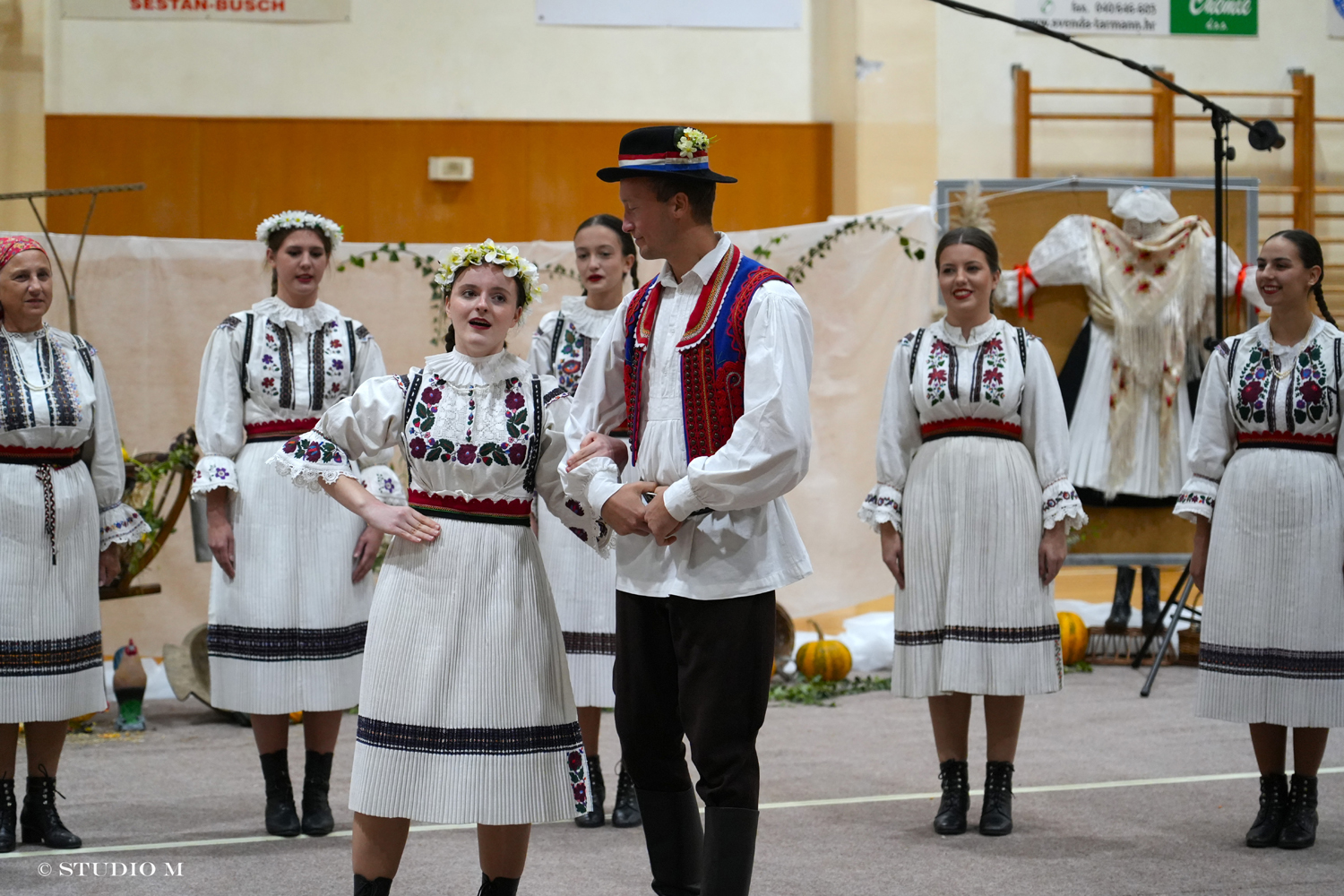 30 Prilocki folklorni susreti Studio M 79