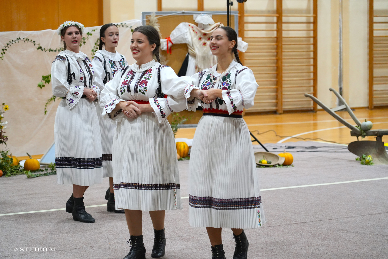 30 Prilocki folklorni susreti Studio M 84