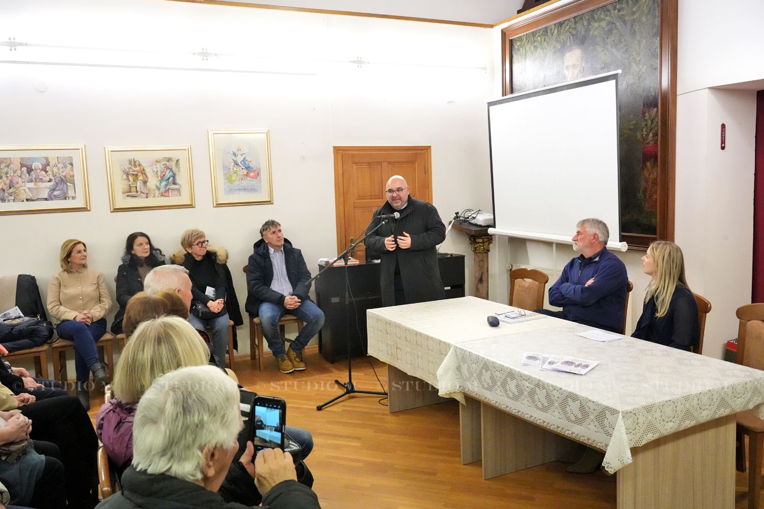 Izlozba u Prelogu Zivljenje s Kristom studiom 18