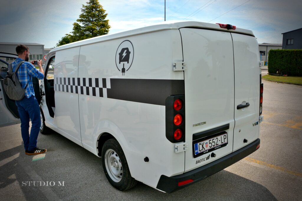 STM 4507 PRE KOM elek.vozila studiom.hr